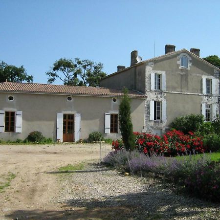 Domaine Les Galards Panzió Le Garde Kültér fotó